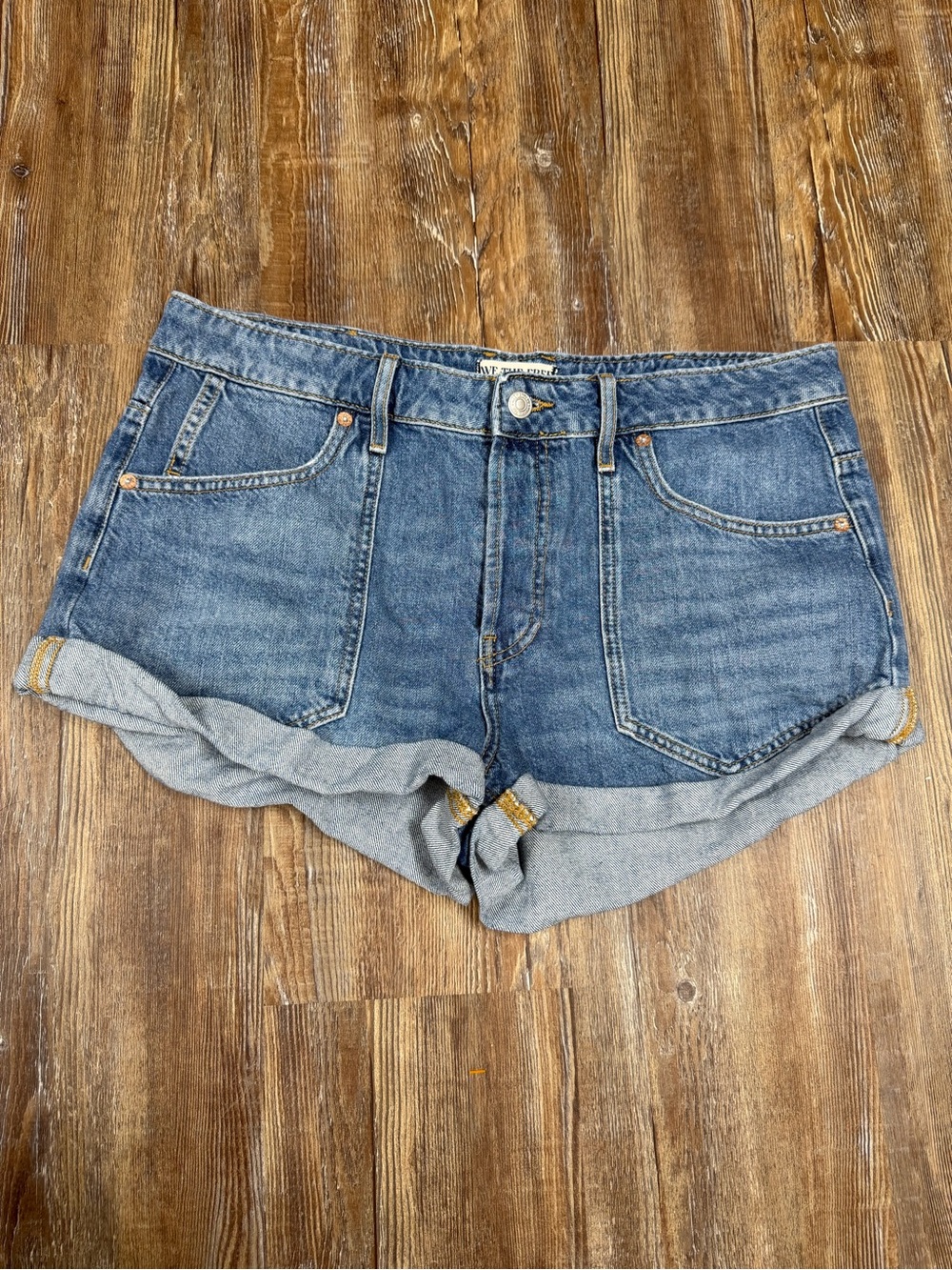 Free People blue denim shorts size 30